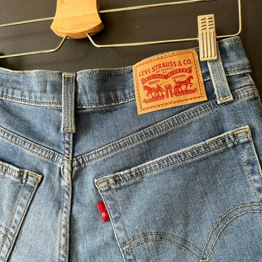 Levi's High Rise Shorts Blue Jean Short Distressed Size 29